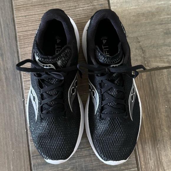 WOMEN'S Saucony KINVARA 14 size 9 - Picture 4 of 10